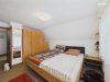 Gepflegtes Einfamilienhaus mit 707 m² Grundstück, Wintergarten, Doppelgarage & Carport - Schlafzimmer im Obergeschoss